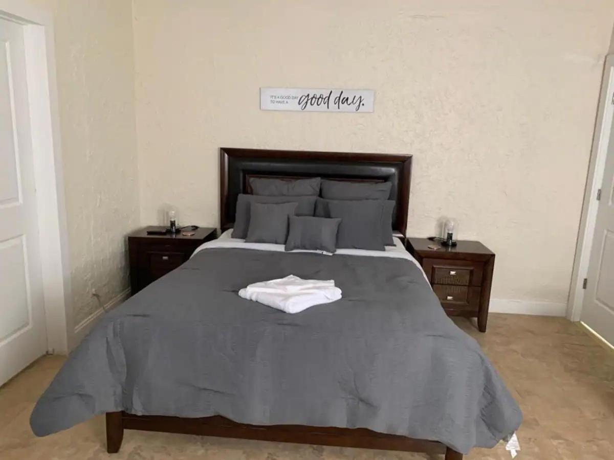Private Rooms Close To Miami Airport - Free Parking - 01 Exterior photo
