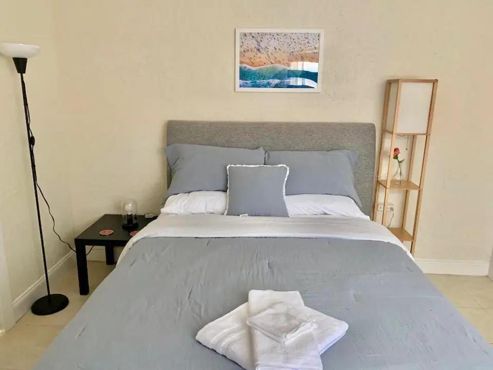 Private Rooms Close To Miami Airport - Free Parking - 01 Exterior photo