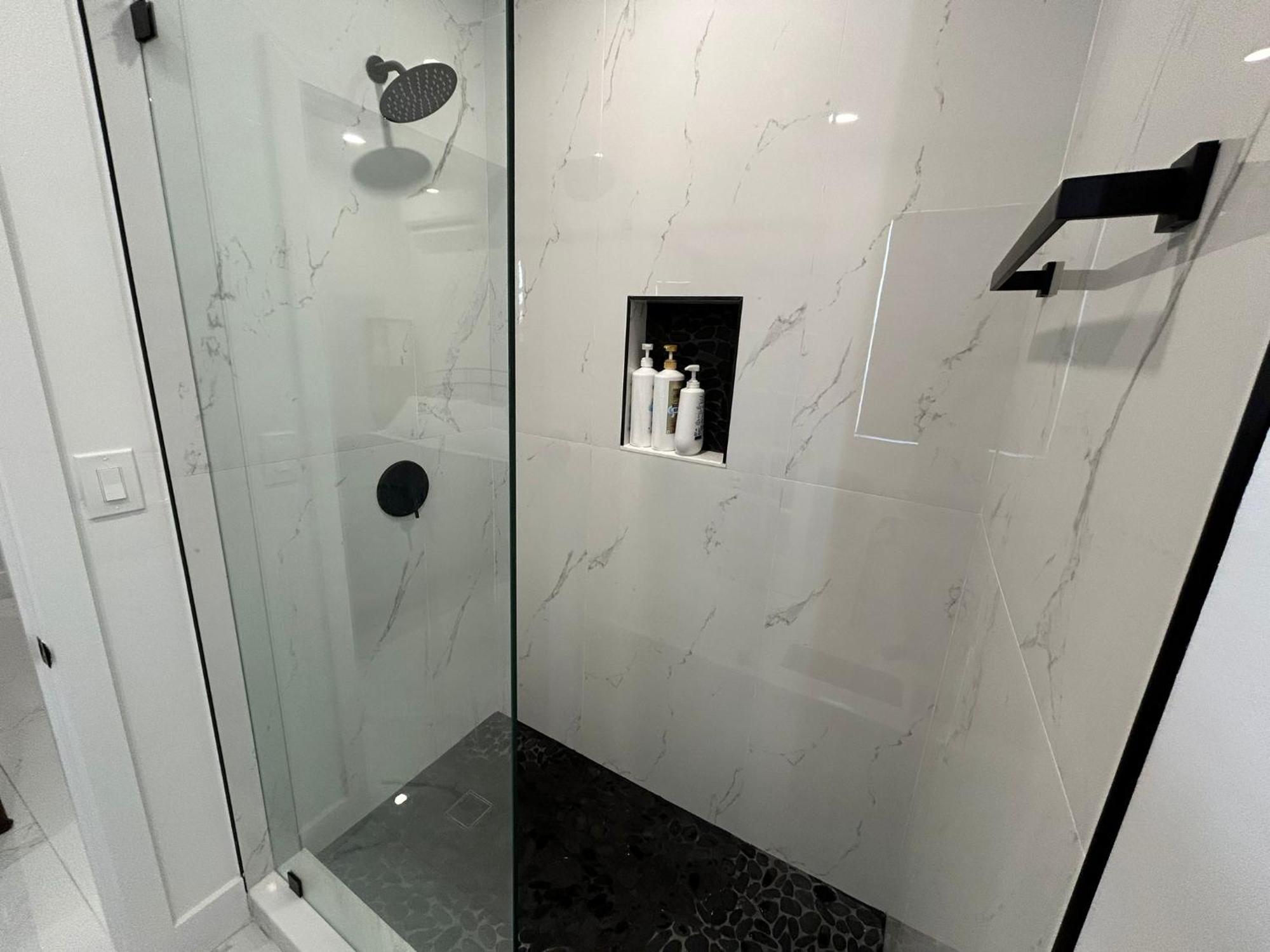 Private Rooms Close To Miami Airport - Free Parking - 01 Exterior photo